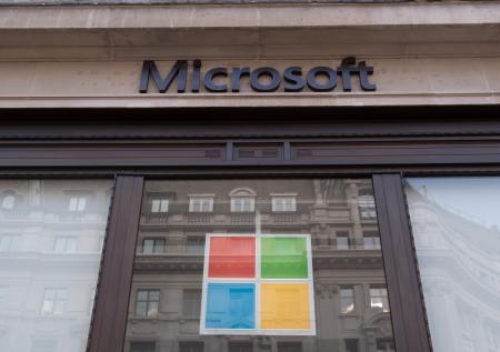 Microsoft отказала полиции США в покупке технологии распознавания лиц