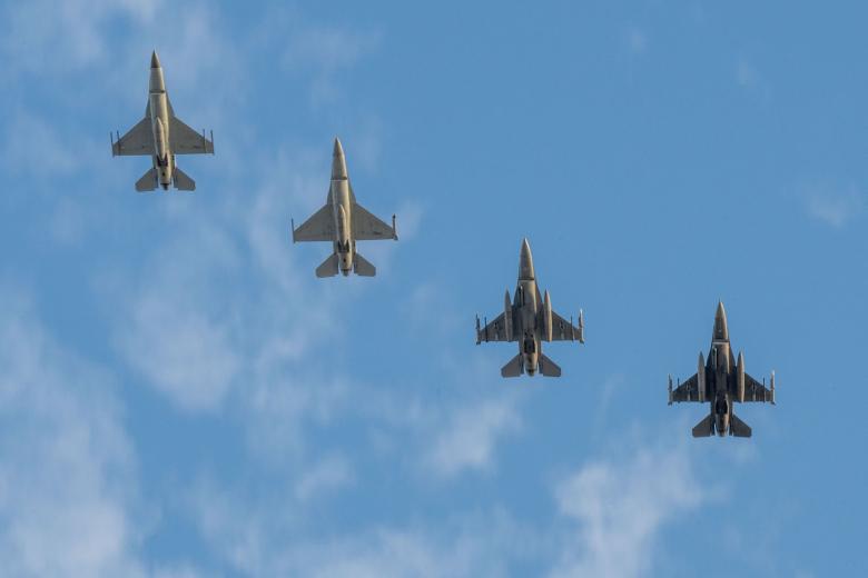 F-16