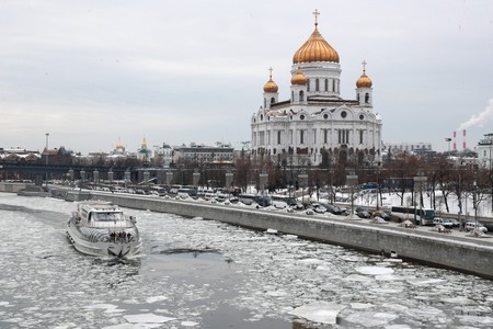 Турист упал с теплохода во время прогулки по Москве-реке