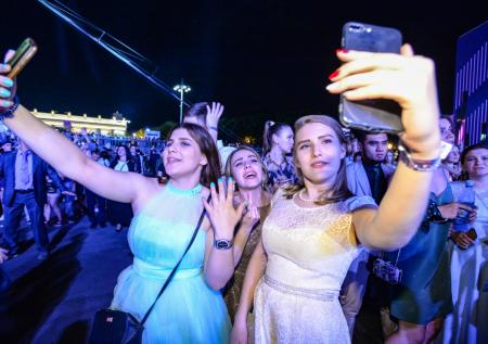 Новосибирские 11-классники стали массово отказываться от выпускных