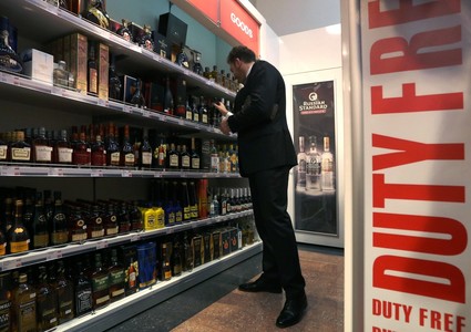 Юрист рассказал о перспективах закрытия магазинов duty free в России