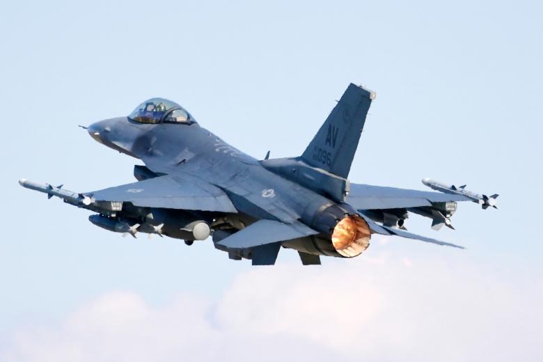 F-16