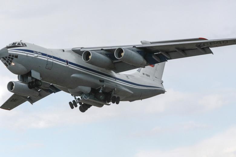 Самолет Ил-76