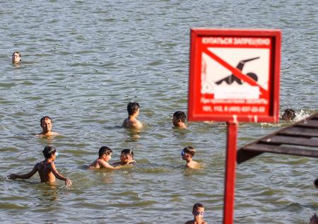 Жителям Подмосковья перечислили смертельно опасные для плавания водоемы