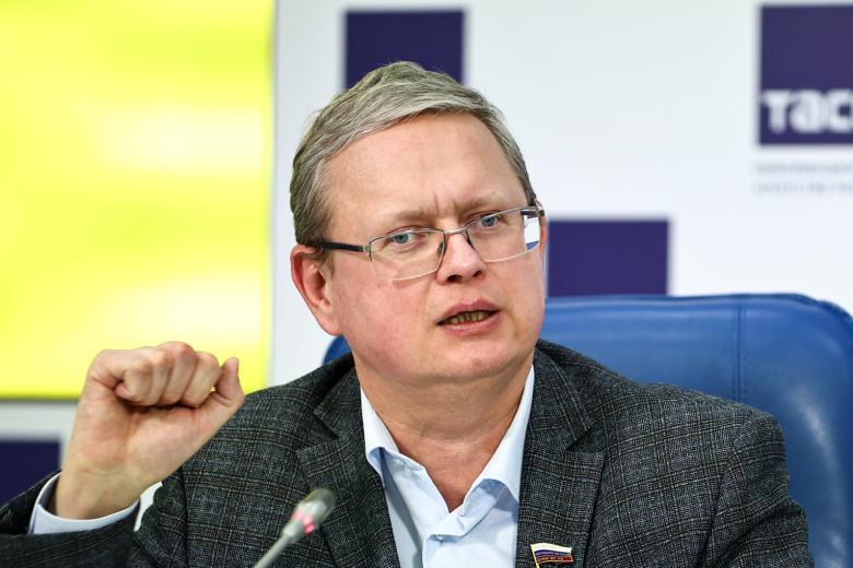 Михаил Делягин