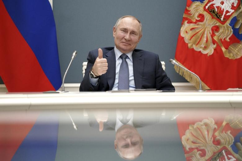 10 марта 2021 года. Президент РФ Владимир Путин в формате видеоконференции принимает участие в торжественной церемонии по случаю начала сооружения третьего энергоблока АЭС «Аккую» в турецкой провинции Мерсин