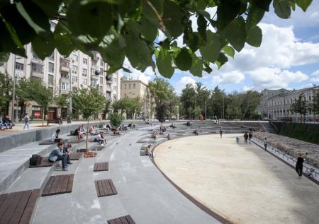 Молодёжь устроила оргию в «Яме» в центре Москвы