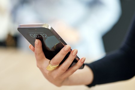 Названы самые продаваемые бренды смартфонов в России
