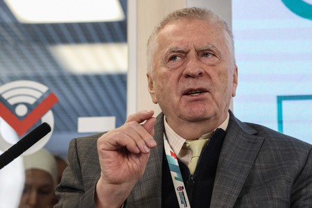 «Трудно понять логику»: Нетёсов о седьмой COVID-прививке Жириновского