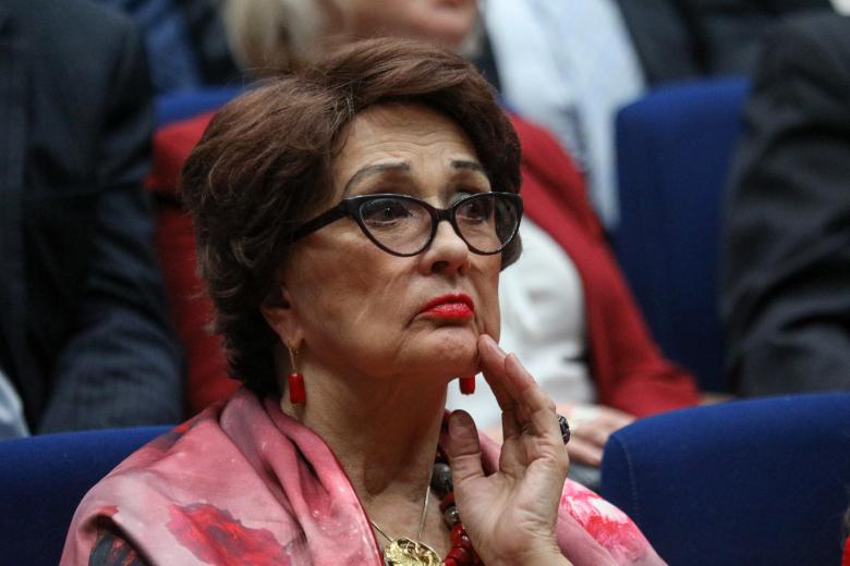 Актриса Зинаида Кириенко во время торжественного вечера, посвящённого 100-летию ВГИКа им. С. Герасимова
