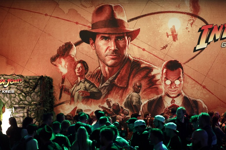 Посетители у стенда игры Indiana Jones and the Great Circle