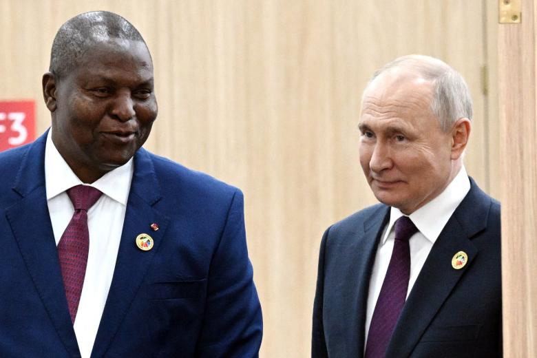 Владимир Путин и Фостен Арканж Туадера