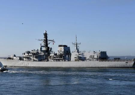 Британский фрегат отслеживает в Северном море проход кораблей ВМФ РФ