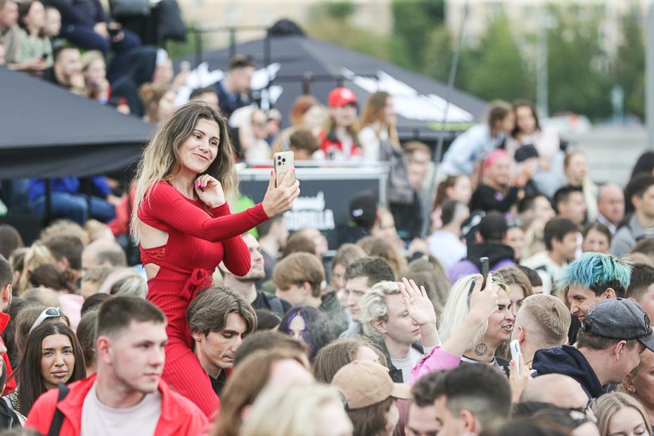 Зрители фестиваля VK Fest
