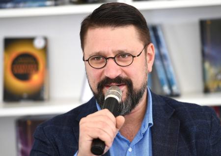 «Знайте, что я очень люблю Украину»: как живет актер Виктор Логинов