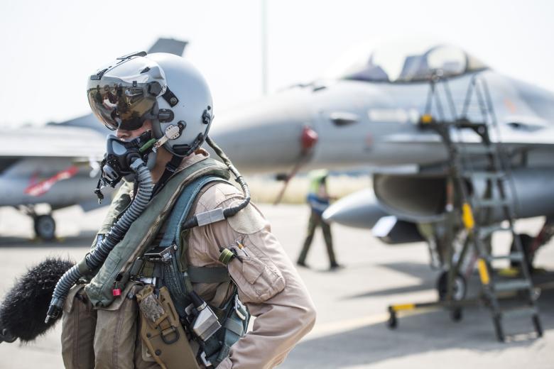 Истребитель F-16