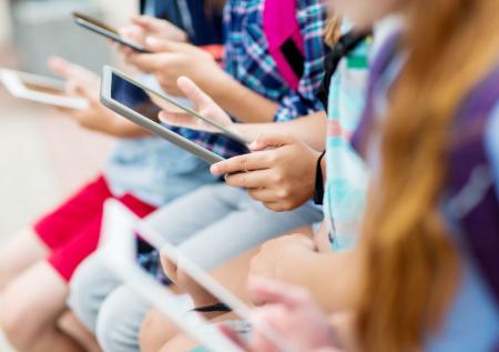 Родителям назвали способ заинтересовать детей IT-сферой