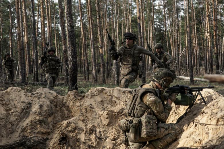 Солдаты ВСУ в зоне боевых действий