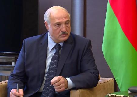 «Помашите им рукой»: Лукашенко об уходе иностранных собственников 