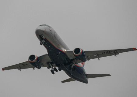 Российским авиакомпаниям без Superjet вдвое понизят дотации