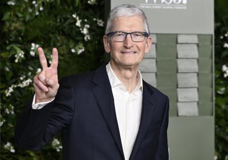 Глава Apple Кук раскрыл, чей голос способен отправить его в отставку