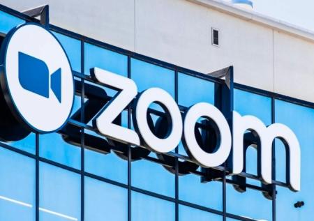 В российских вузах начали отключать Zoom