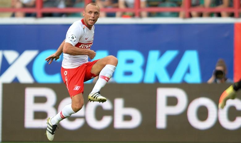 Футболист Денис Глушаков