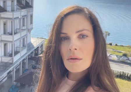 Екатерина Андреева показала новый способ сохранить осиную талию