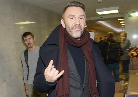 Шнуров посвятил стихи «последнему динозавру» Юрскому