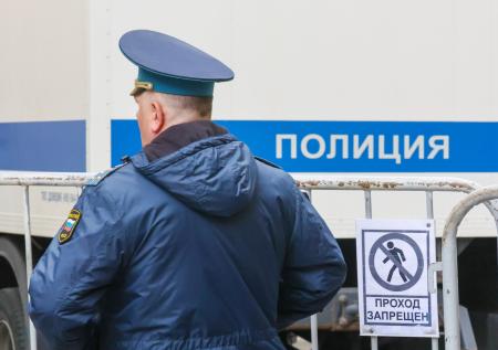 Полиция ликвидировала подпольный водочный цех в Ленобласти