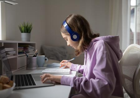 Родителям дали советы, как сохранить зрение ребенку
