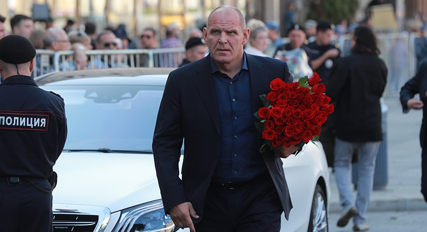 Александр Карелин