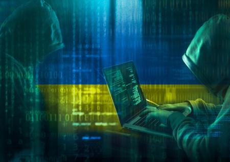 За вернувшимися с Украины американцами устроили слежку