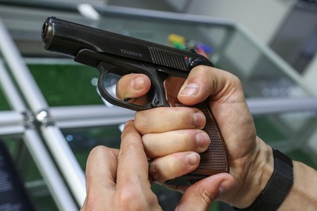 Заклинившее оружие спасло от смерти экс-начальника полиции