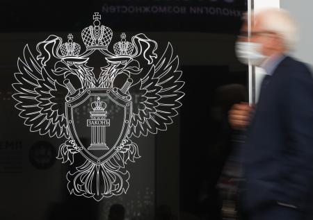 Популярных тиктокеров могут проверить на пропаганду ЛГБТ и смены пола