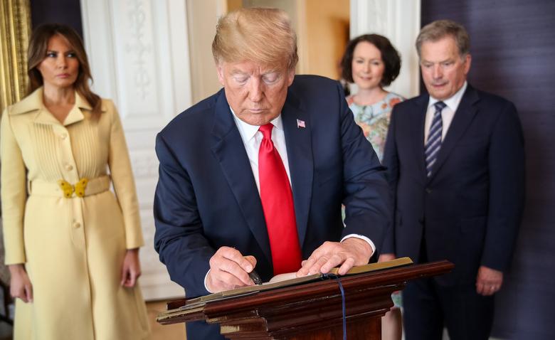 Дональд Трамп на саммите в Хельсинки