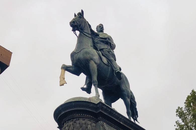 Памятник Николаю Щорсу в Киеве