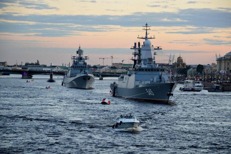 Краснознаменный Балтийский флот отмечает свое 318-летие