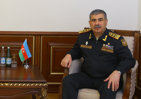 Министр обороны Азербайджана возглавит командно-штабные учения