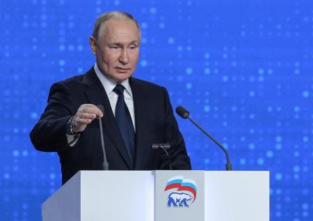 «Супер»: хрустящий детским печеньем Путин попал на видео