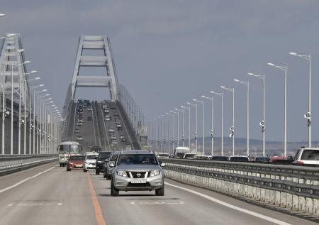 Пробка у Крымского моста сократилась втрое