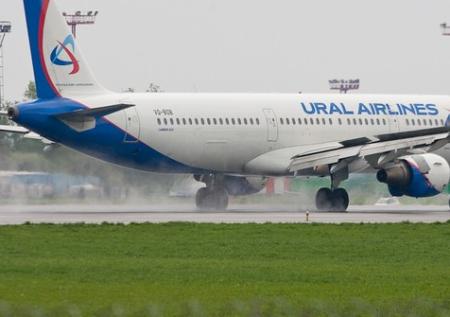 Посадивший Airbus А321 на поле лётчик перестал представляться пассажирам
