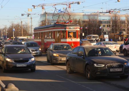 Санкт-Петербургу предрекли транспортный кризис из-за отказа от маршруток