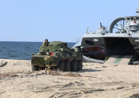Морская пехота отработала действия по защите побережья Крыма