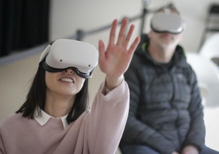 Врач предостерегла от длительного использования VR-очков