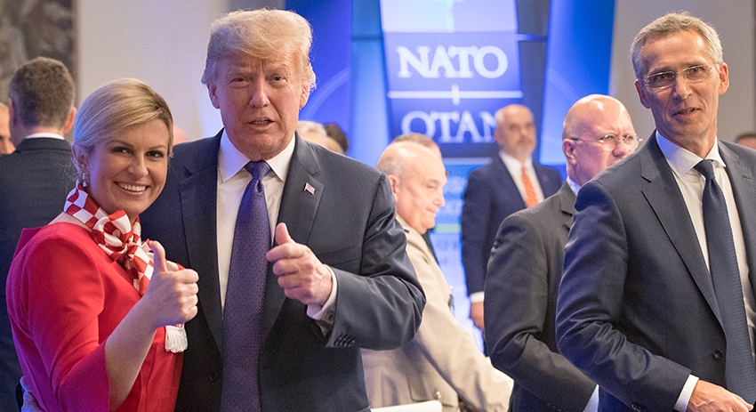 Президенты Хорватии и США Колинда Грабар-Китарович и Дональд Трамп и генеральный секретарь НАТО Йенс Столтенберг