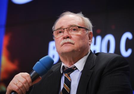 Режиссер Бортко назвал приятным лишение его государственных наград Украины