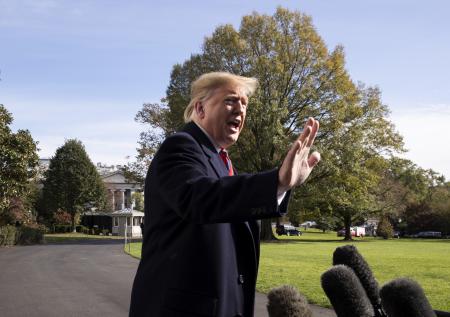 Пожаловавшегося на Трампа информатора не вызовут на слушания по импичменту