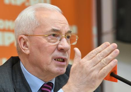 Азаров приветствовал решение суда по освобождению Вышинского