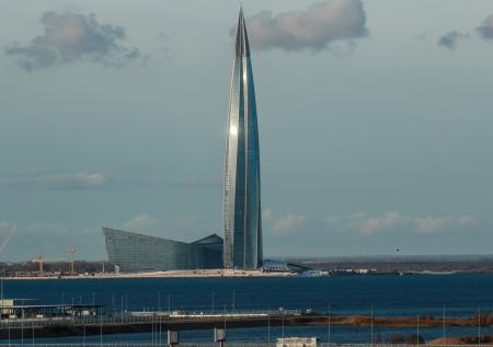 Путин назвал плюсы «переезда» «Газпрома» из Москвы в Петербург